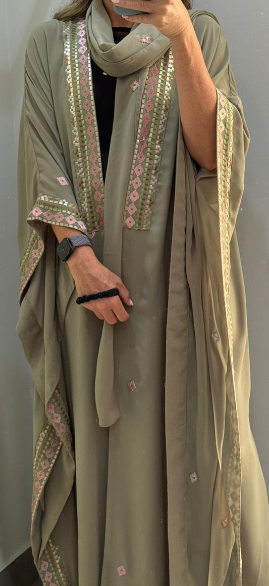 Queen abaya