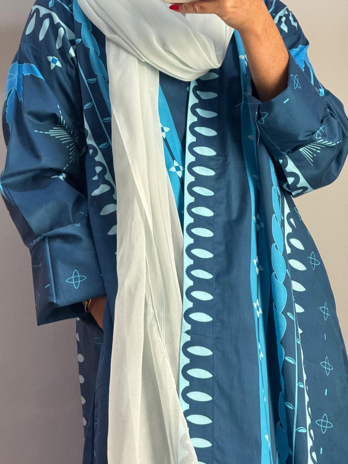 Palm Print Abaya
