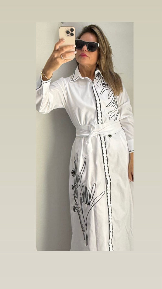 Black and white petal