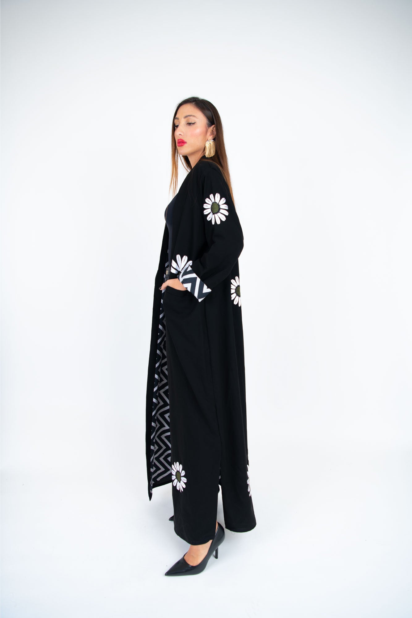 Black Crepe Abaya with White Daisy Accents