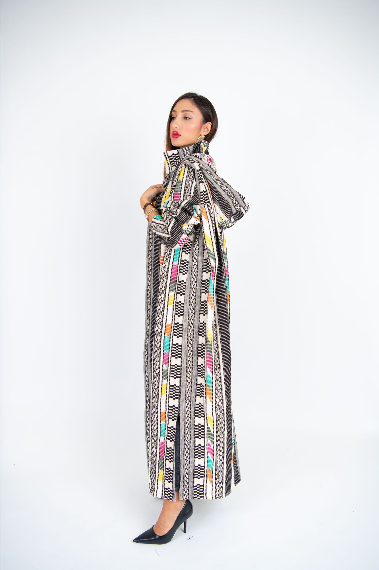 Colorful Winter Abaya with Bold Geometric Patterns for a Vibrant Look