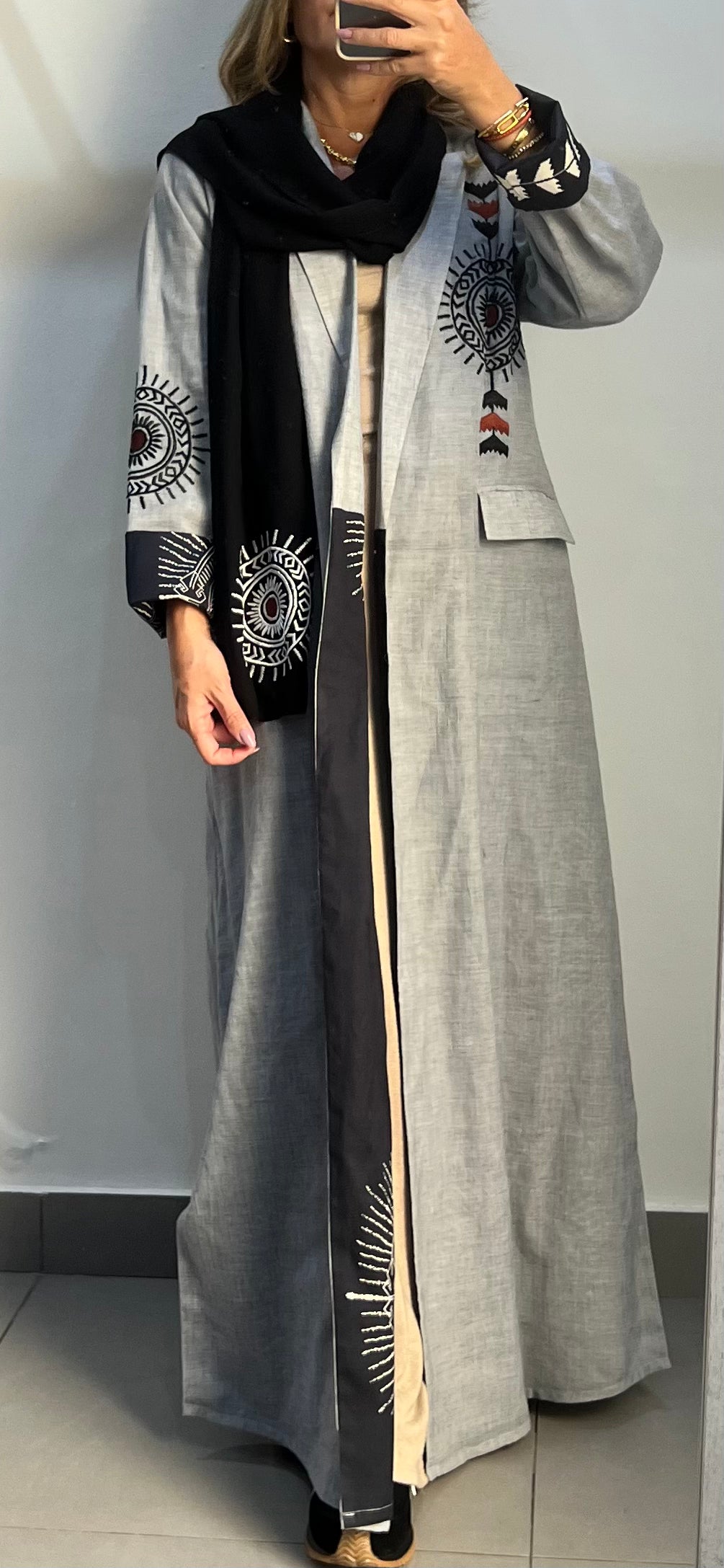 Talia abaya