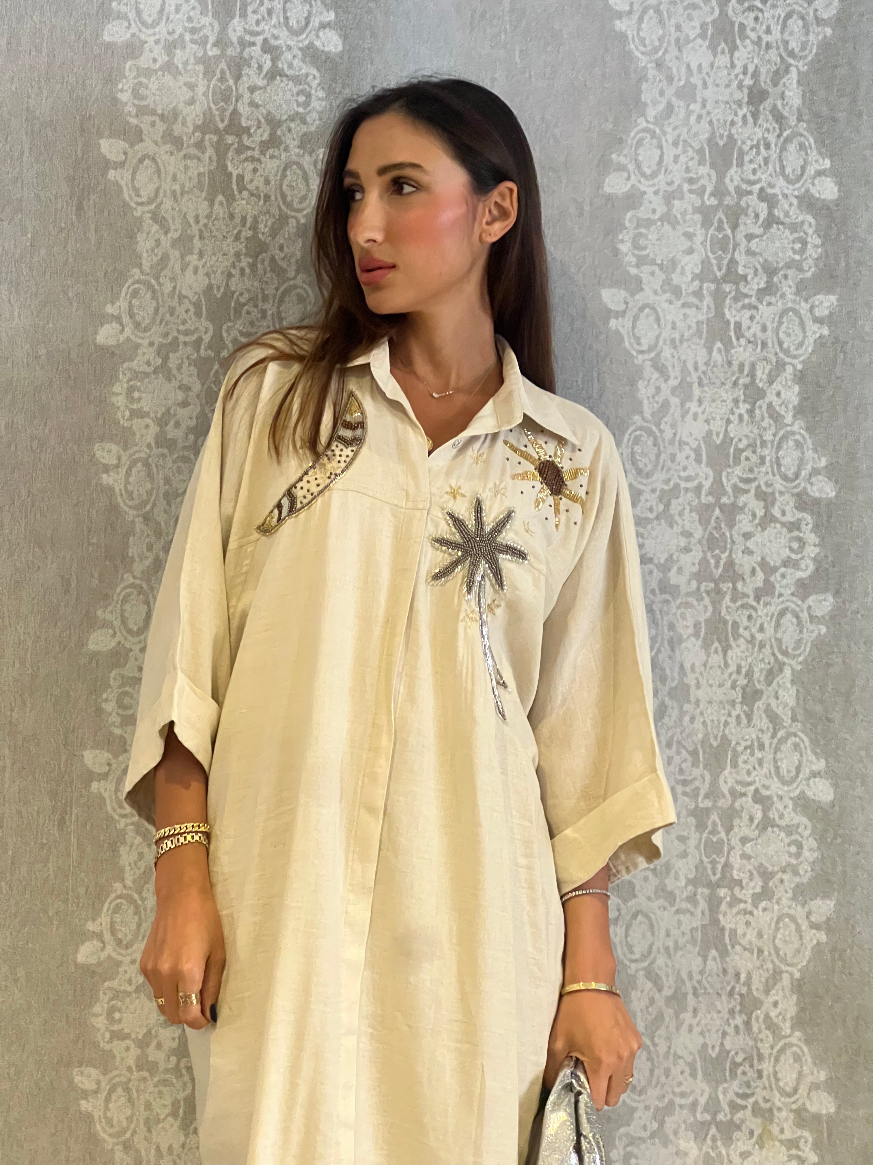 Shine Up Tawb: Elegant Embroidered Abaya