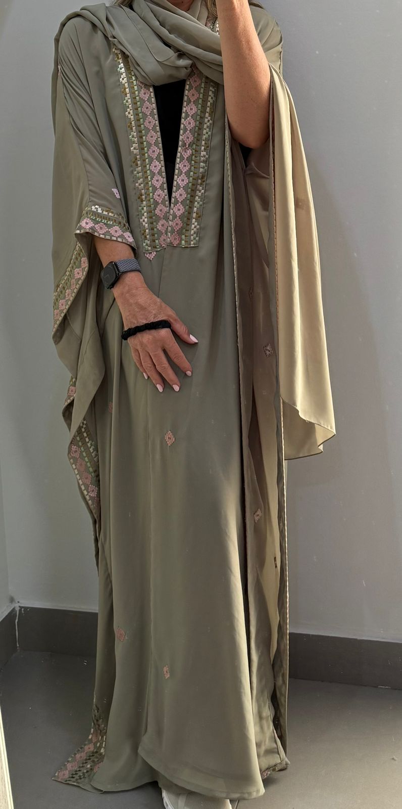 Queen abaya