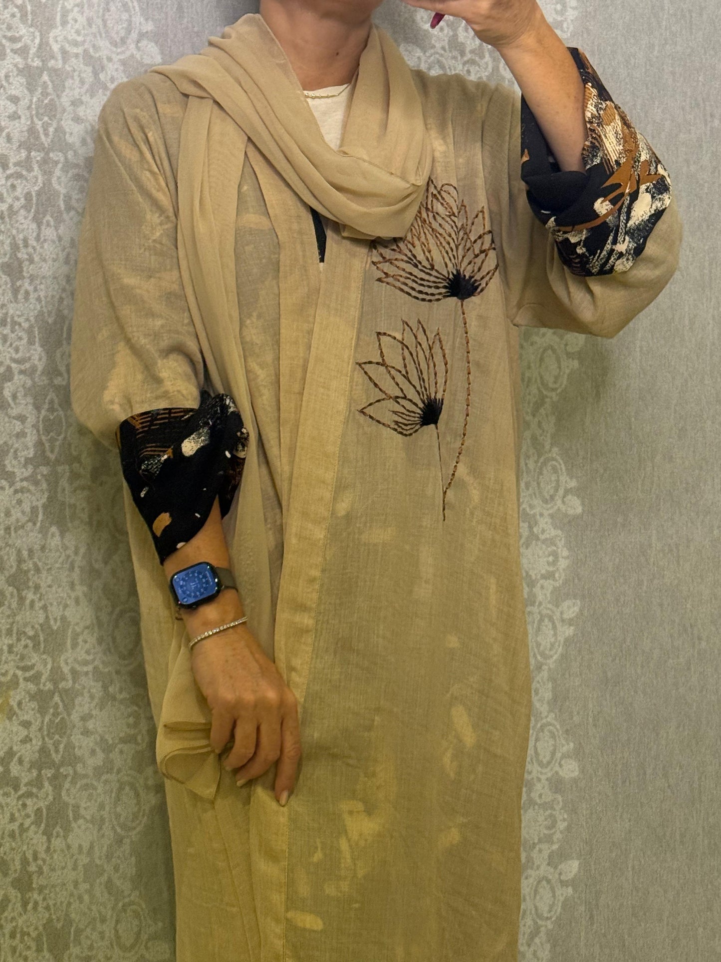 Double flower abaya