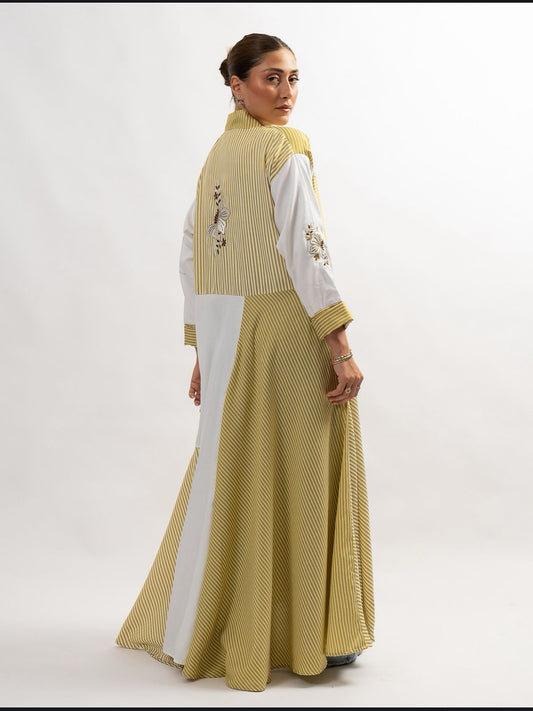 Flairly striped abaya
