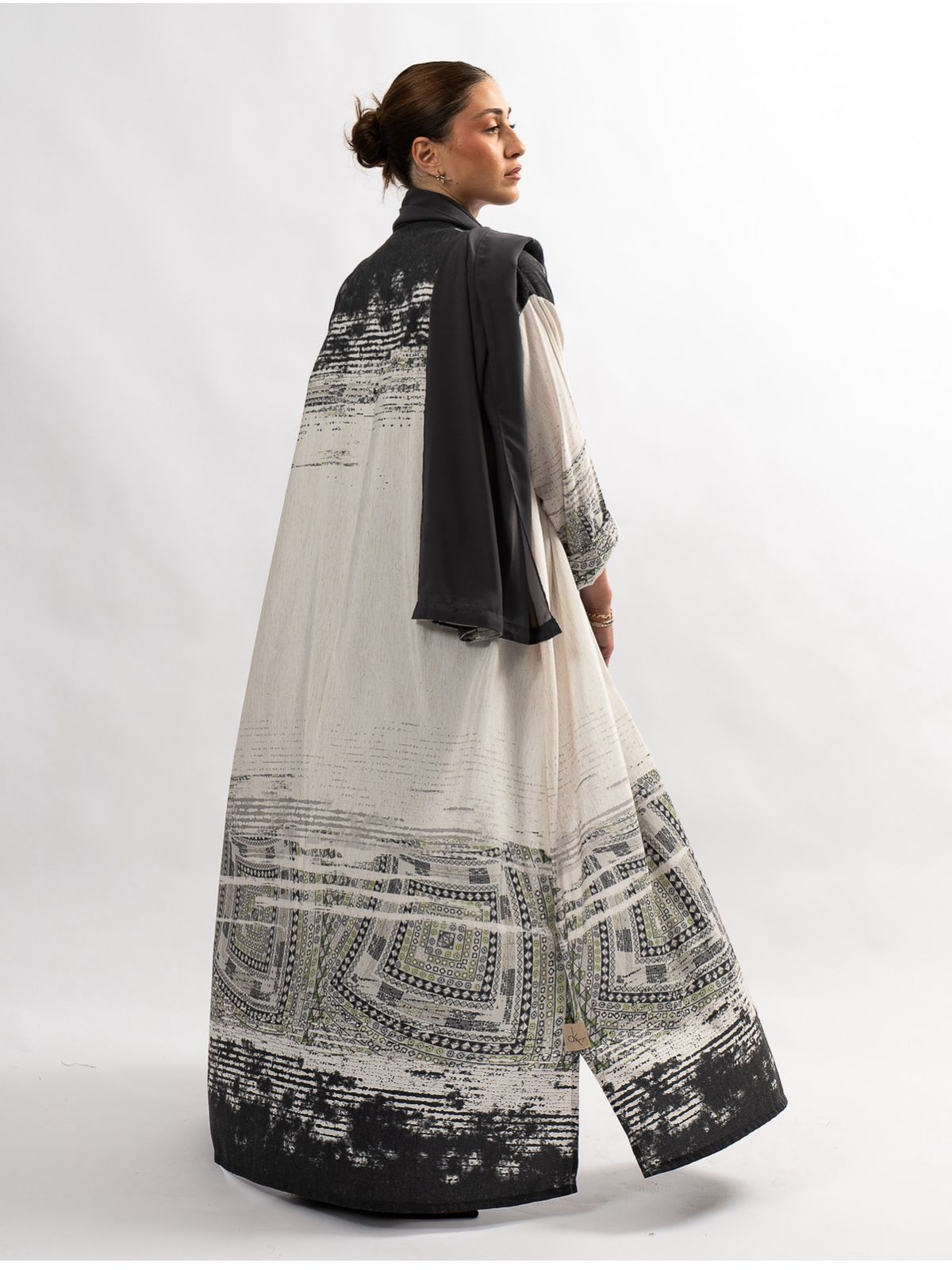 Leelya Abaya