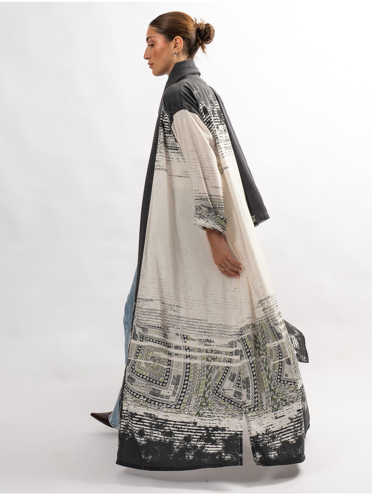 Leelya Abaya