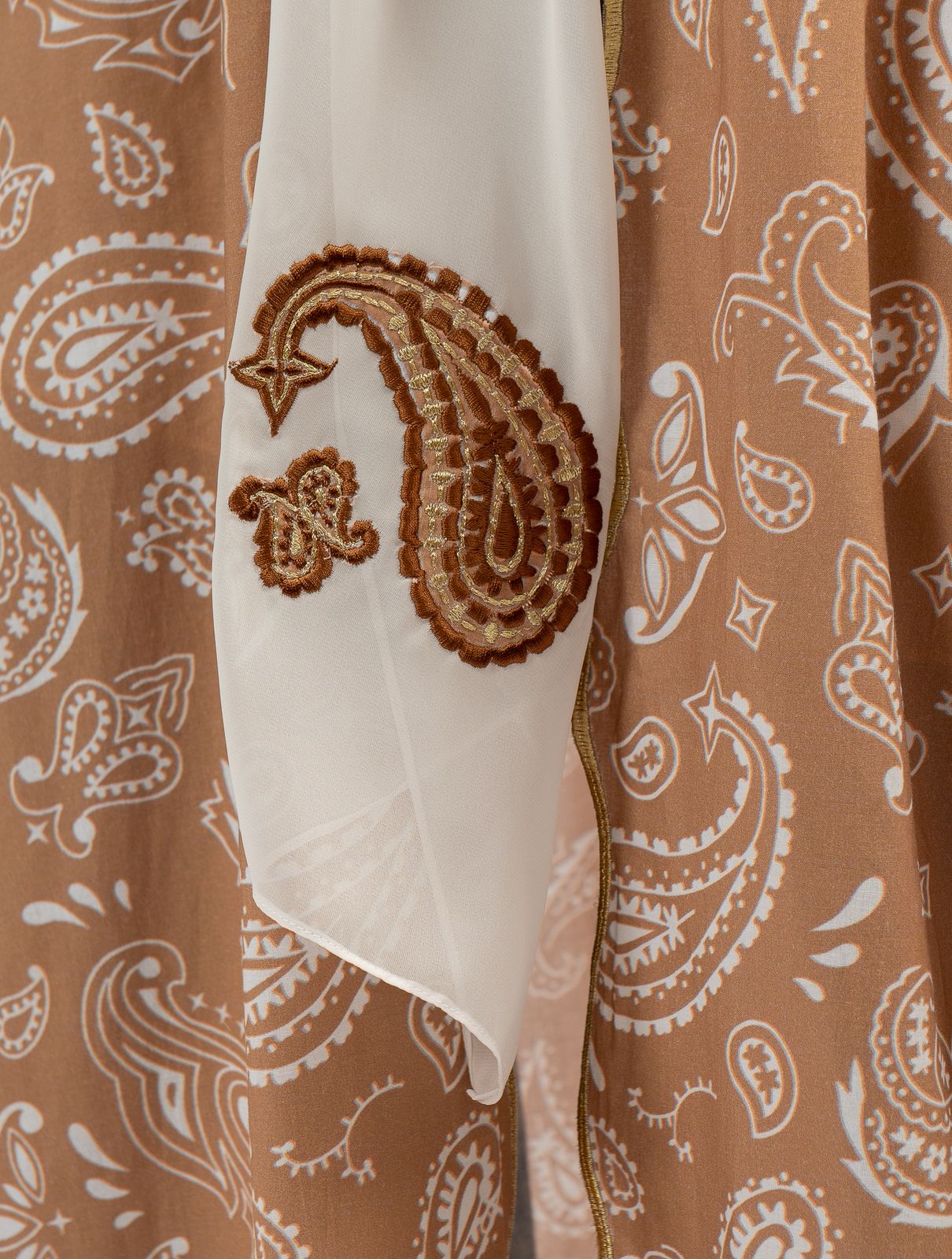 Paisley beige brown