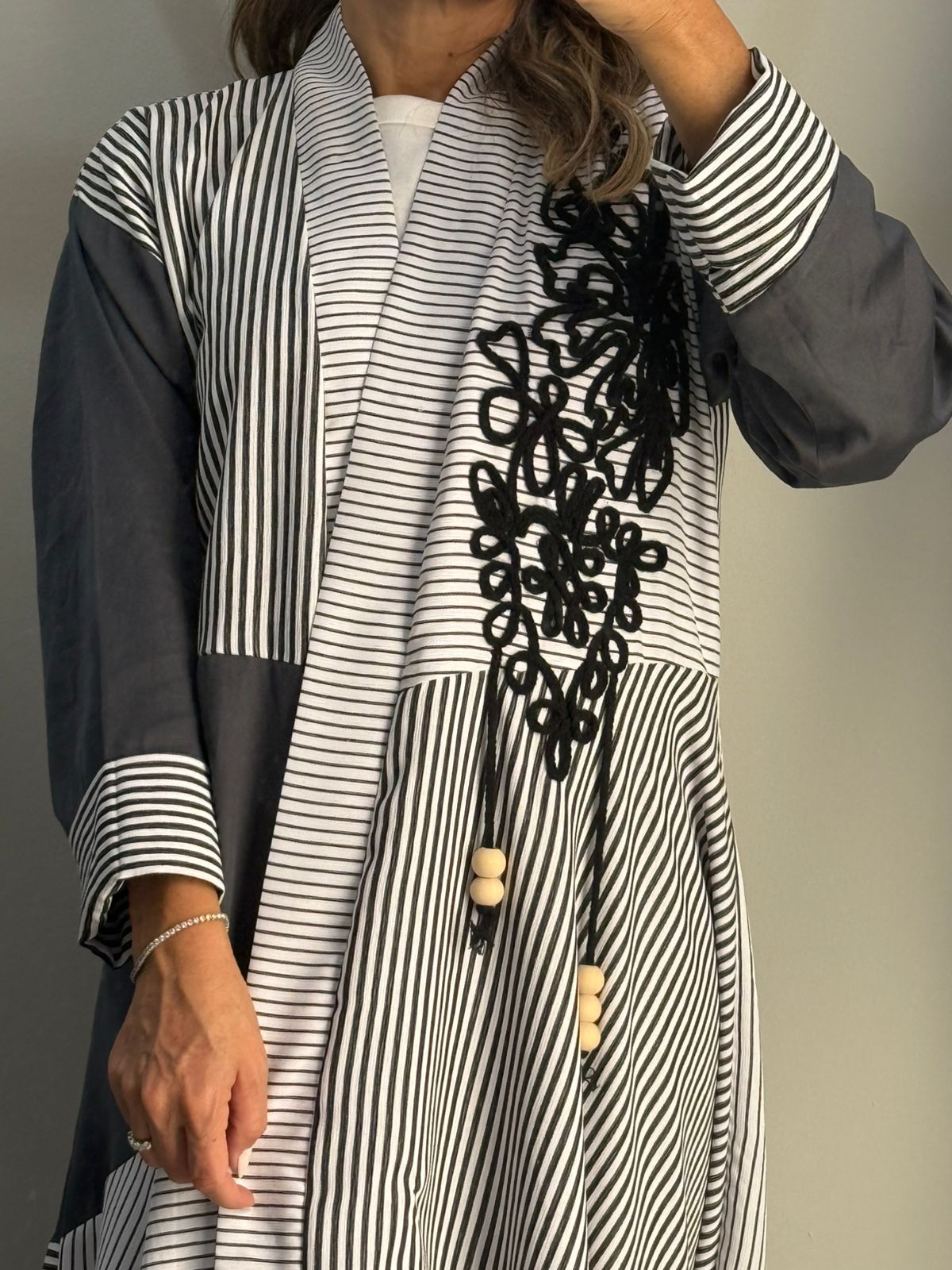 Beige striped abaya