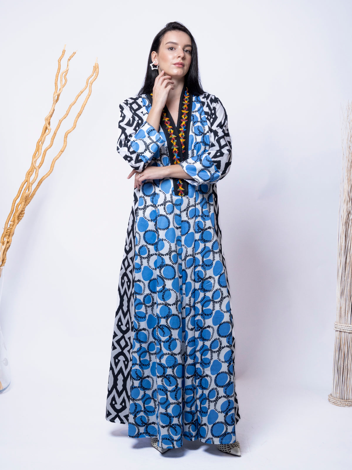 Ramonda Abaya